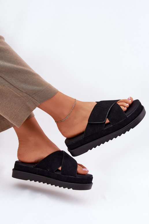 Pantoufles pour femmes avec une plateforme Z Przeplatającymi Się Paskami couleur noire Rinasara Pantoufles pour femmes avec une plateforme Z Przeplatającymi Się Paskami couleur noire Rinasara