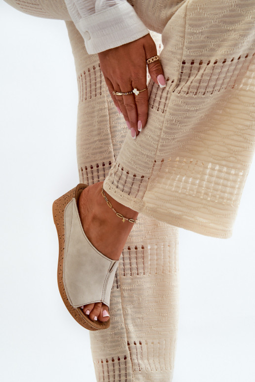 Bequeme Damenhausschuhe Auf einem Keil Inblu NG000002 Beige