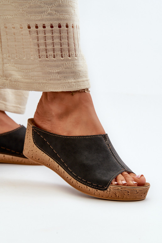 Pantoufles confortables pour femmes Sur un coin Inblu NG000002 couleur noire