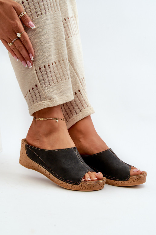 Pantoufles confortables pour femmes Sur un coin Inblu NG000002 couleur noire