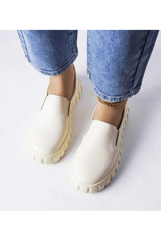 Sandfarbene Halbschuhe zum...