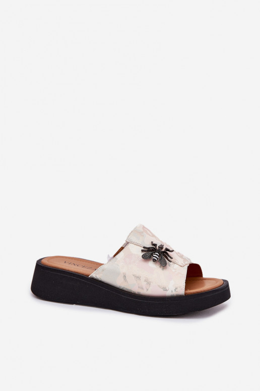 Pantoufles en cuir Féminin Z Broszką Vinceza 66752 beige Pantoufles en cuir Féminin Z Broszką Vinceza 66752 beige