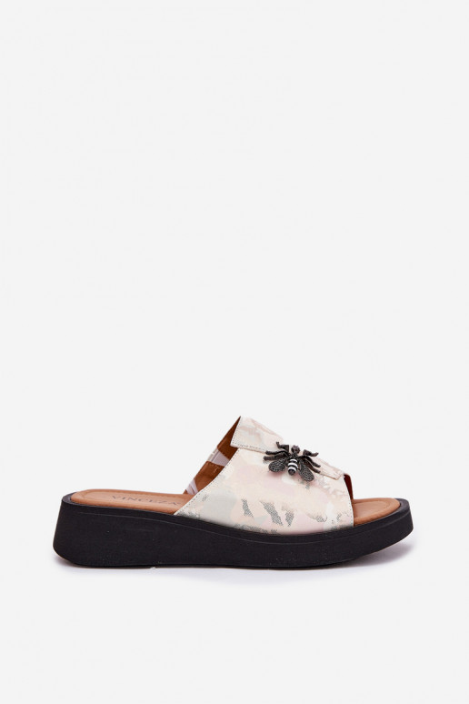 Leren pantoffels Dames Z Broszką Vinceza 66752 beige Leren pantoffels Dames Z Broszką Vinceza 66752 beige