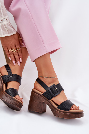 Sandales pour femmes Sur des talons massifs et plateforme Vinceza 17387 couleur noire