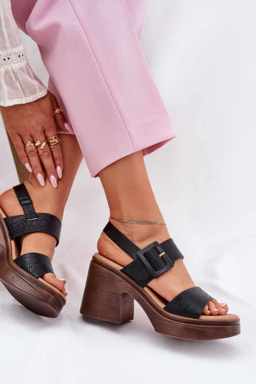 Sandales pour femmes Sur des talons massifs et plateforme Vinceza 17387 couleur noire