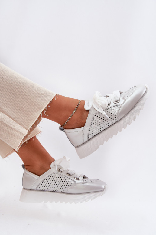 Haut Sneakers Stilvollllschuhe Feminin mit einer Plattform D&A LR51-796 Silberfarbe