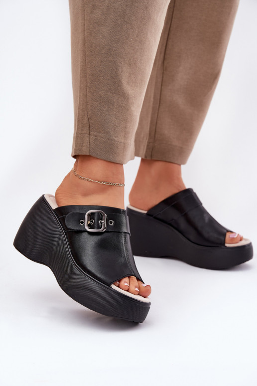 Pantoufles en cuir Féminin avec une plateforme I Koturnie avec boucles S.Barski LR51-542 couleur noire