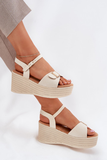Sandales pour femmes Sur un coin avec boucles beige Liniella