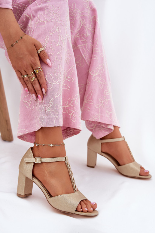 Sandales à talons hauts pour femme avec des talons décorés en cuir écologique couleur dorée Triavera