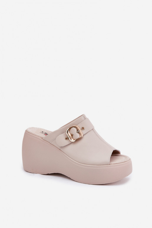 Pantoufles en cuir Féminin avec une plateforme I Koturnie avec boucles S.Barski LR51-542 beige