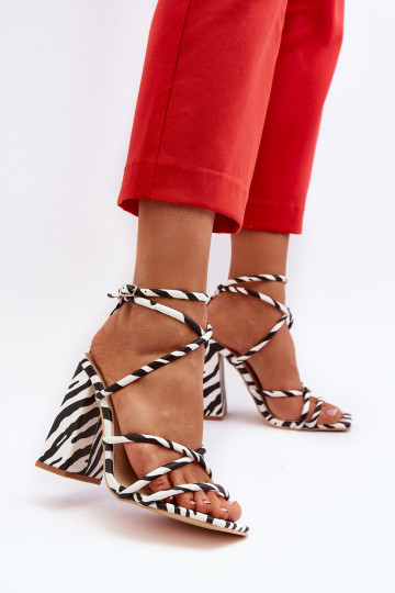 Sandales élégantes à talons hauts noir et blanc, « Josette »