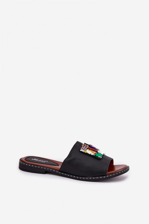 Pantoufles pour femmes avec des talons larges avec des ornements couleur noire Clelione