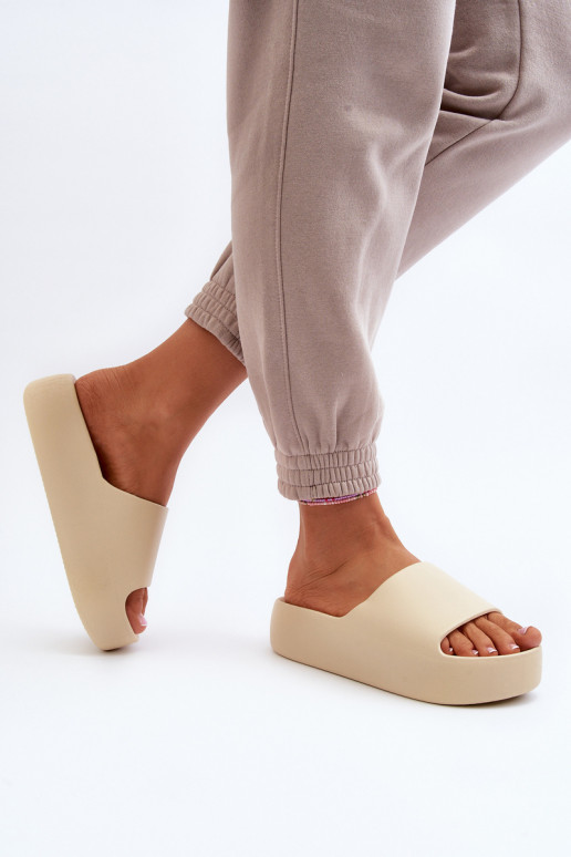 Féminin Chaussons Sur une semelle épaisse beige Oreithano
