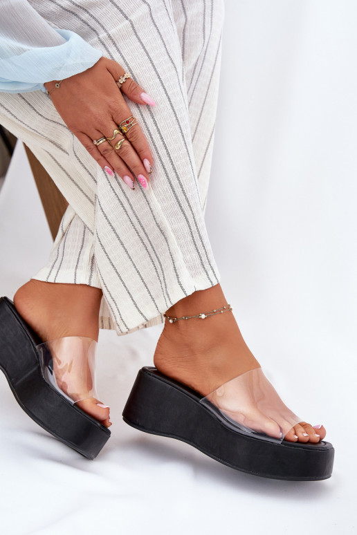 Pantoufles pour femmes Z Transparentnym Bandesem Sur un coin couleur noire Meltiana Pantoufles pour femmes Z Transparentnym Bandesem Sur un coin couleur noire Meltiana