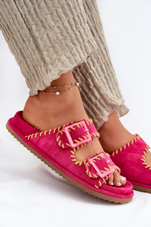 Pantoufles pour femmes avec boucles I Ozdobnym Obszyciem couleur rose Visley Pantoufles pour femmes avec boucles I Ozdobnym Obszyciem couleur rose Visley