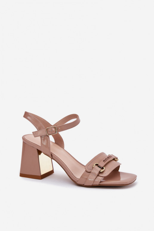 Leer Gelakte sandalen voor dames met hakken beige Mevonelle Leer Gelakte sandalen voor dames met hakken beige Mevonelle