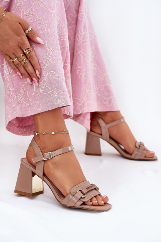 Peau Sandales laquées pour femme avec des talons beige Mevonelle Peau Sandales laquées pour femme avec des talons beige Mevonelle