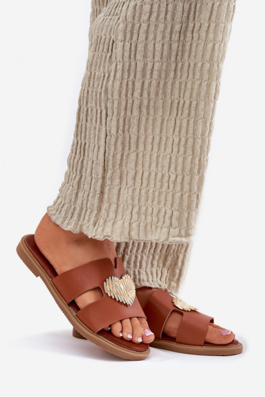 Damenhausschuhe mit breiten Absätzen mit goldenen Details braune Farbe Karinma