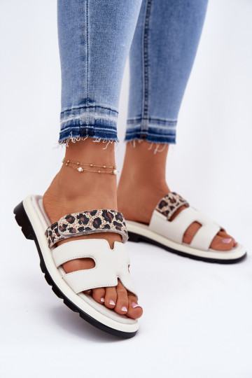 Pantoufles en cuir Féminin Z avec fermoir adhésifem avec des motifs en fourrure de léopard Vinceza 66769 couleur ivoire 2