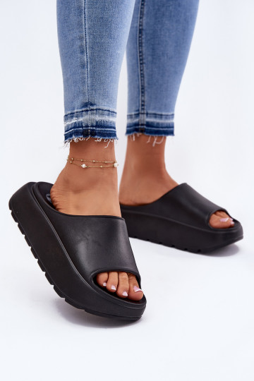 Pantoufles légères Pantoufles pour femmes avec une plateforme couleur noire Xalvania 2