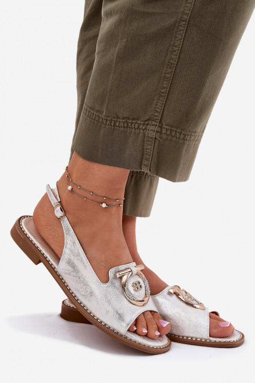 Style élégant des sandales avec des ornements avec des talons larges S.Barski KV51-003 couleur argent