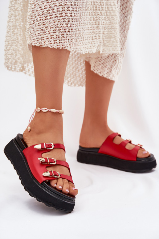 Pantoufles pour femmes avec une plateforme avec des bandes couleur rouge Nimiotte Pantoufles pour femmes avec une plateforme avec des bandes couleur rouge Nimiotte
