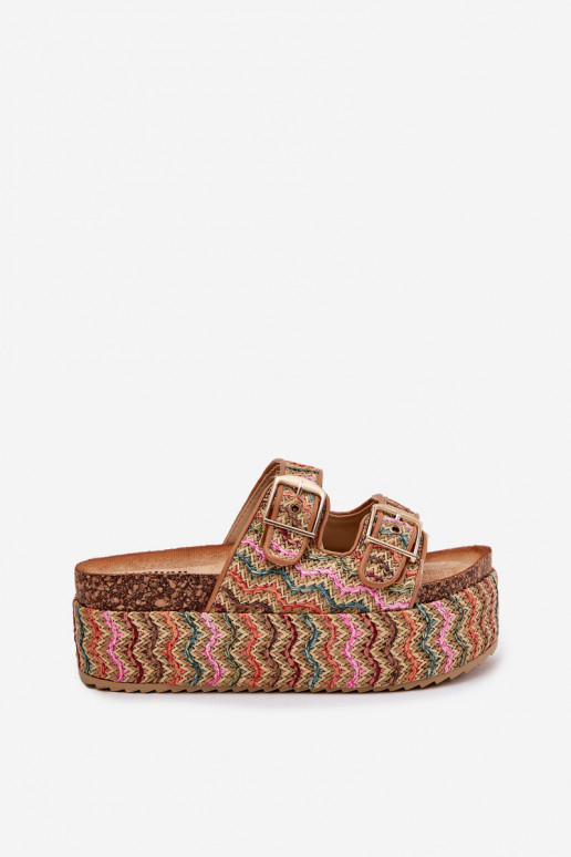 Pantoufles pour femmes avec une plateforme Avec tresse I avec bouclesmi Couleurs différentes Eradriana