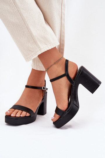 Sandales pour femmes en cuir synthétique avec talons Lillita couleur noire 2