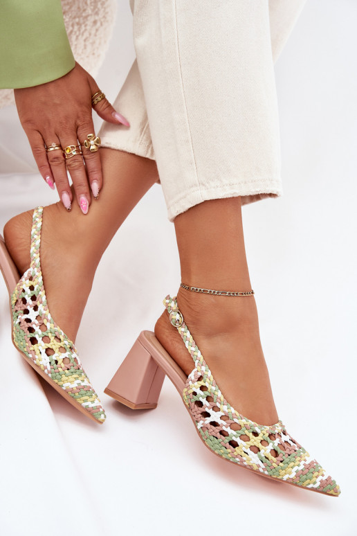 des sandales Avec tresse avec des talons couleur rose Ebina des sandales Avec tresse avec des talons couleur rose Ebina