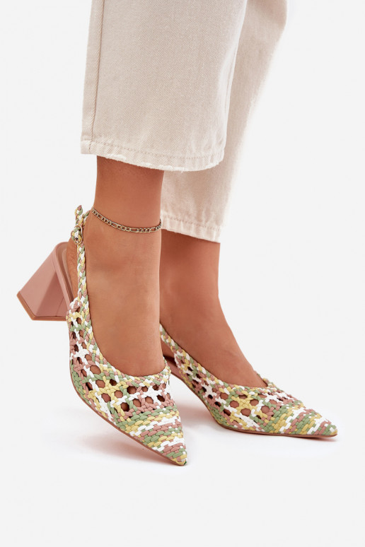 des sandales Avec tresse avec des talons couleur rose Ebina des sandales Avec tresse avec des talons couleur rose Ebina