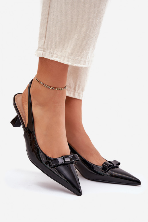 avec effet vernis des sandales avec des talons fins avec des rubans couleur noire Activéylna