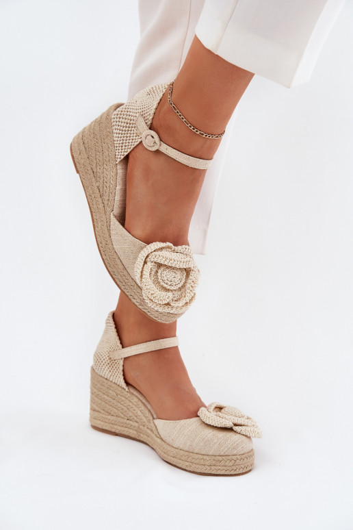 Féminin Sandales à plateforme Avec tresse I SzydełkoÀym Une fleur beige Ismilea Féminin Sandales à plateforme Avec tresse I SzydełkoÀym Une fleur beige Ismilea