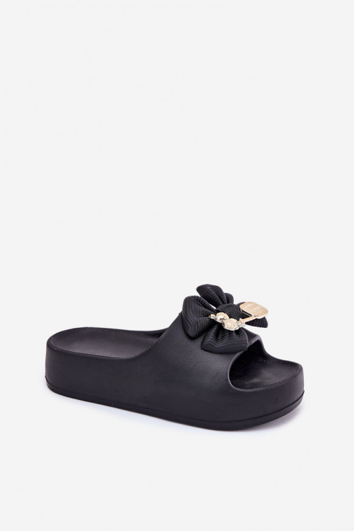 Pantoufles pour femmes Pantoufles légères avec une plateforme avec des rubans I Broszką couleur noire Il fautrlize Pantoufles pour femmes Pantoufles légères avec une plateforme avec des rubans I Broszką couleur noire Il fautrlize