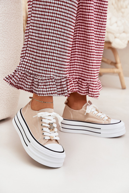 Chaussures de loisirs avec une plateforme Ze couleur doréemi Przypinkami beige Fiorina Chaussures de loisirs avec une plateforme Ze couleur doréemi Przypinkami beige Fiorina