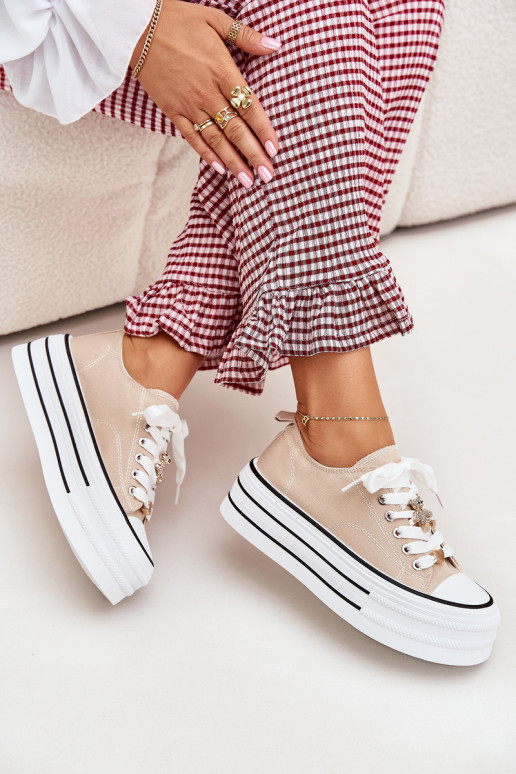 Chaussures de loisirs avec une plateforme Ze couleur doréemi Przypinkami beige Fiorina Chaussures de loisirs avec une plateforme Ze couleur doréemi Przypinkami beige Fiorina