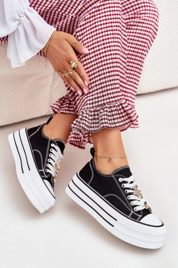 Chaussures de loisirs avec une plateforme Ze couleur doréemi Przypinkami couleur noire Fiorina