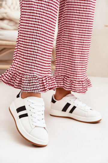 baskets Chaussures modèle baskets Féminin en cuir écologique couleur blanche Ravina