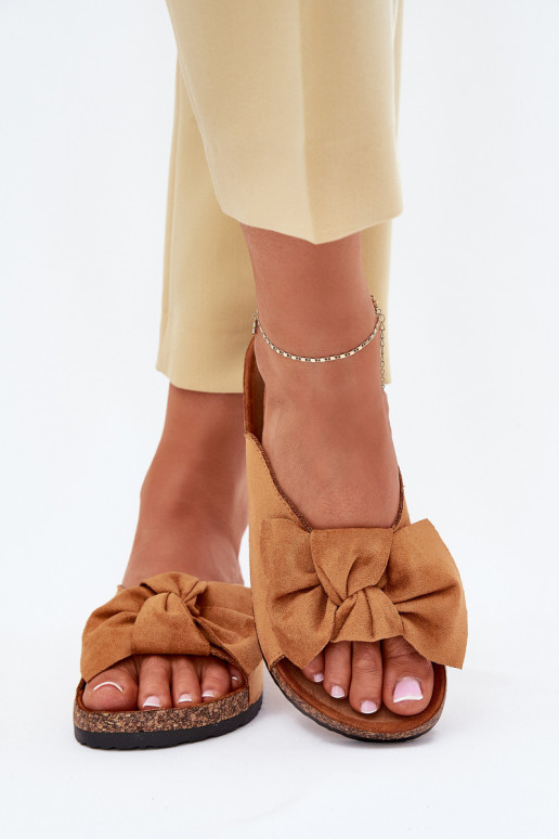 Pantoufles pour femmes Sur une semelle en liège Kokardką marron Seressa Pantoufles pour femmes Sur une semelle en liège Kokardką marron Seressa