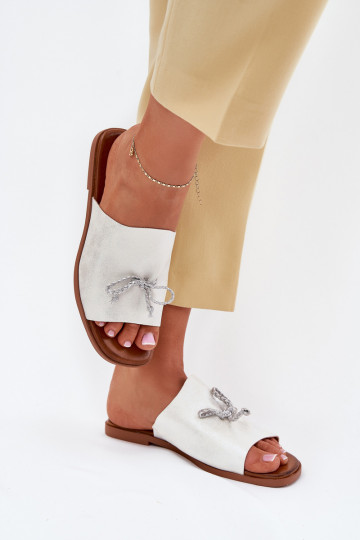 Dames slippers met brede hakken en sierlijke strik Norela zilveren kleur