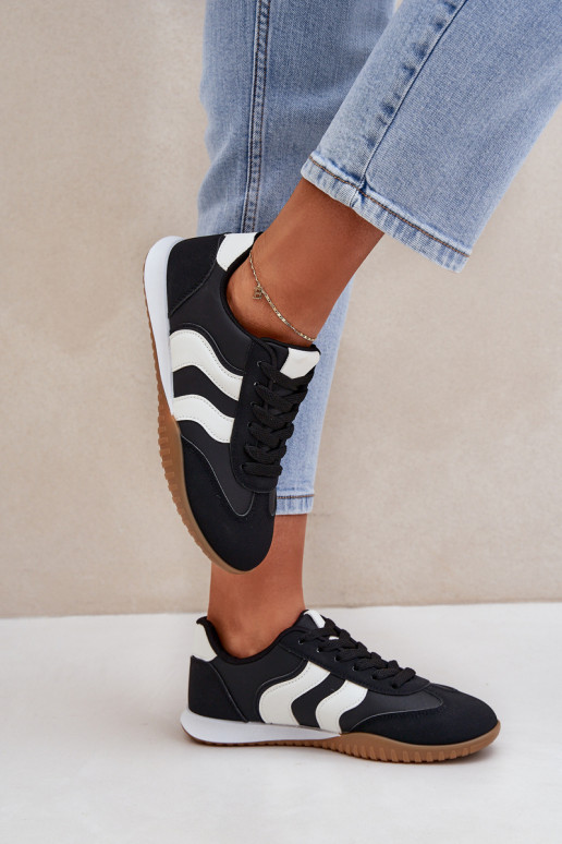 Baskets classiques Féminin en cuir écologique couleur noire Il fautretina Baskets classiques Féminin en cuir écologique couleur noire Il fautretina