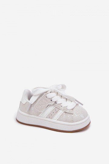 baskets Chaussures modèle baskets Puéril avec des coeurs couleur blanche Mirelle 2