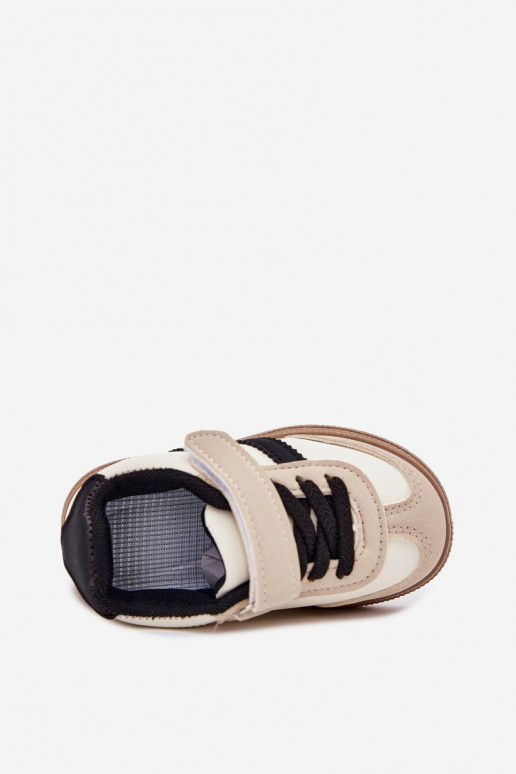 baskets Chaussures modèle baskets Puéril avec attaches adhésives beige Adelina