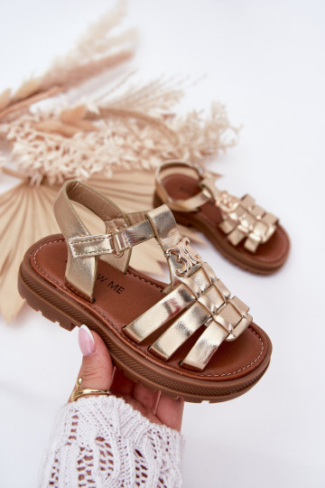 Sandales pour enfants avec détails décoratifs couleur or