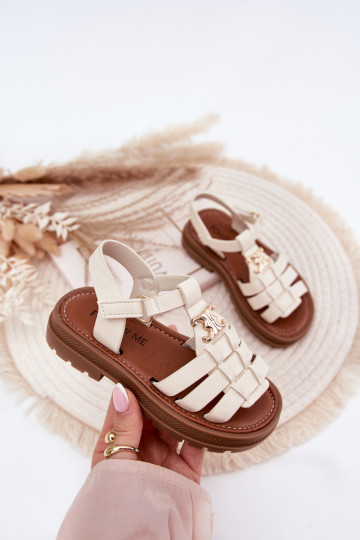 Kinderen sandalen met decoratieve details in zandkleur