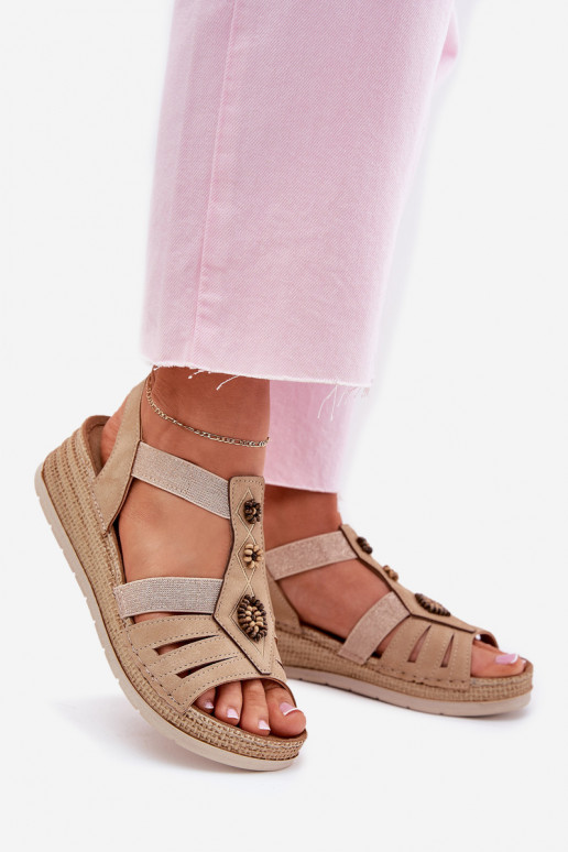 Dames sandalen Op de INig met mooie details Inblu RV000015 beige Dames sandalen Op de INig met mooie details Inblu RV000015 beige