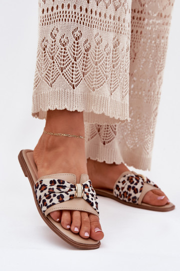 Pantoufles pour femmes avec des talons larges avec des rubans beige Avenza