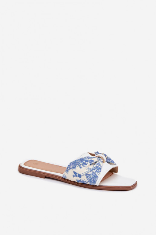 Pantoufles pour femmes avec des talons larges avec des rubans couleur blanche Avenza Pantoufles pour femmes avec des talons larges avec des rubans couleur blanche Avenza