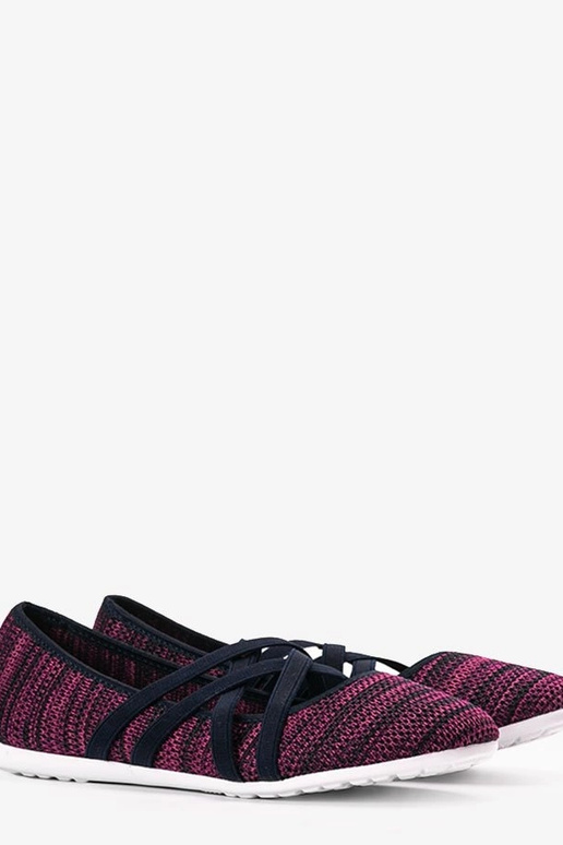 Chaussures en suède roses avec...