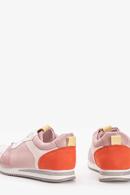 Witte schoenen met gele accenten,...