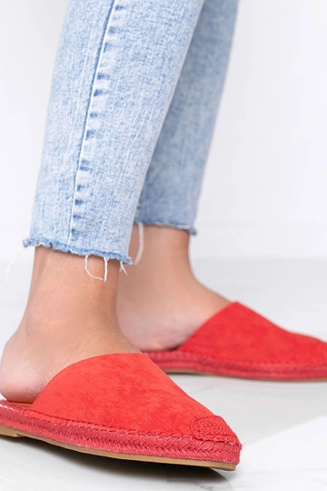 Rode gesloten sandalen,...